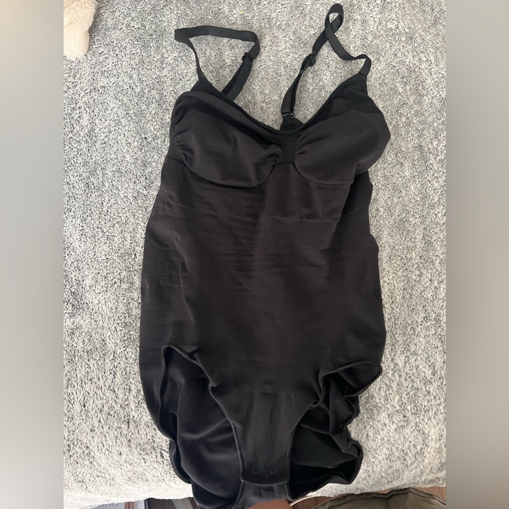 Skims Sculpting Body suit 2x/3x